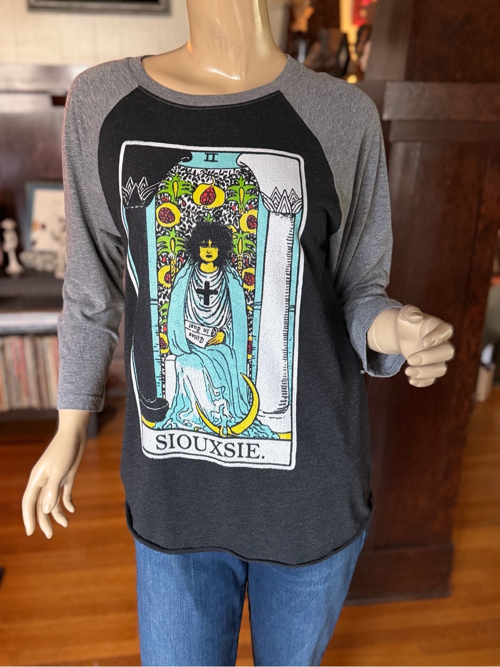 SIOUXSIE - Baseball T goth/ crop sleeve